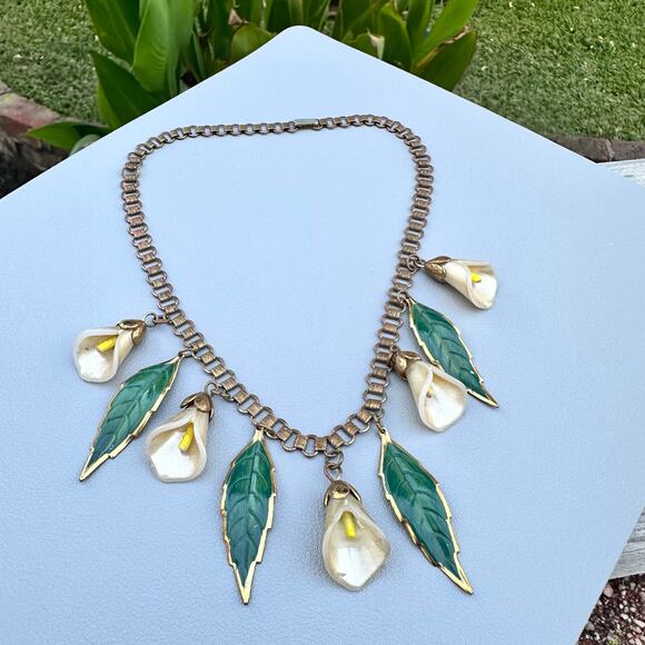 Midcentury Calla Lily Book Chain Rare Flower Enamel Plastic Choker Necklace 16” - Picture 5 of 8